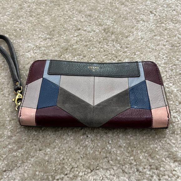 Fossil Leather Wallet Wristlet Geometric Multicolor Folding, Preowned condition - Picture 2 of 16